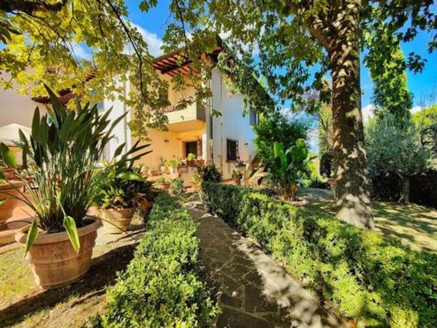 Casa in vendita a Lastra A Signa, Toscana