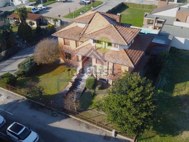 Casa in vendita a Villanterio, Lombardia