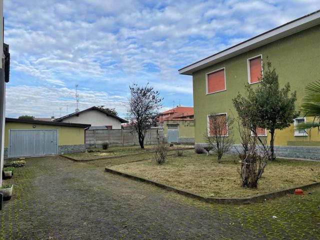 Casa in vendita a Robecchetto, Robecchetto Con Induno