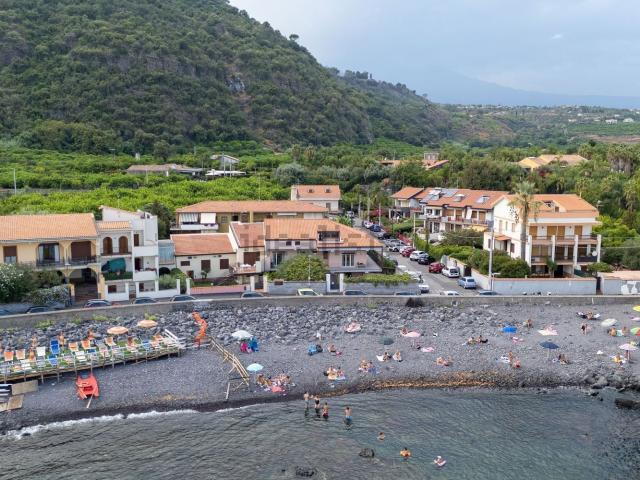 Casa in vendita a Acireale, Sicilia