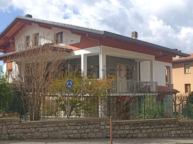 Casa in vendita a Comunità montana della valle Camonica, Bienno
