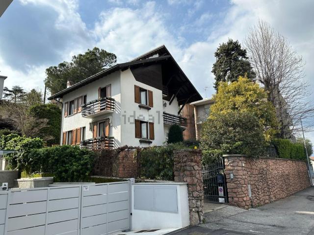 Casa in vendita a Cantù, Lombardia