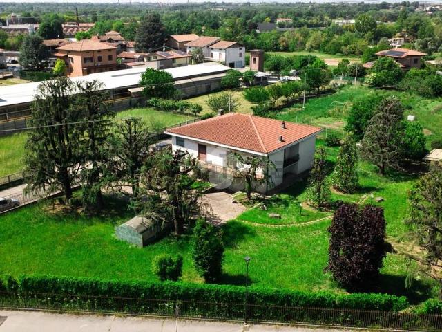 Casa in vendita a Pontirolo Nuovo, Lombardia