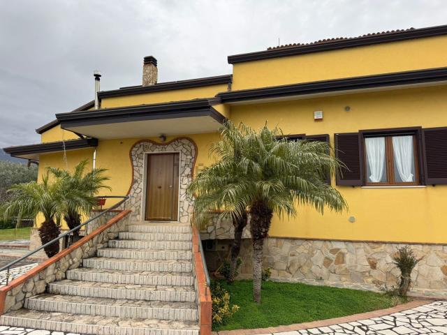 Casa in vendita a Eboli, Campania
