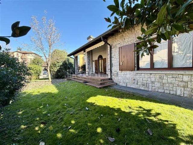 Casa in vendita a Zona Ovest, Brescia
