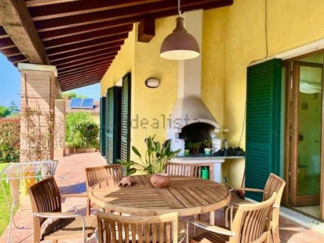 Casa in vendita a Isola, Luni