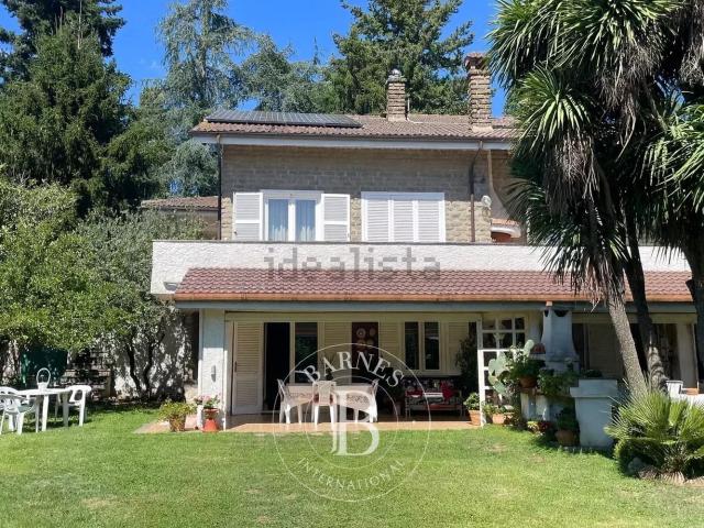 Casa in vendita a Ronciglione, Lazio
