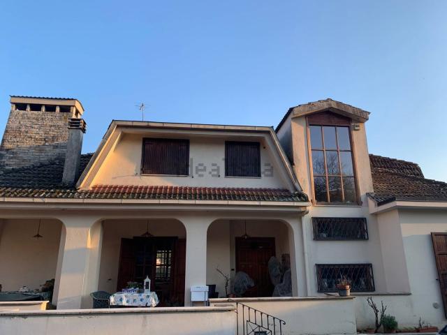 Casa in vendita a Frosinone, Lazio