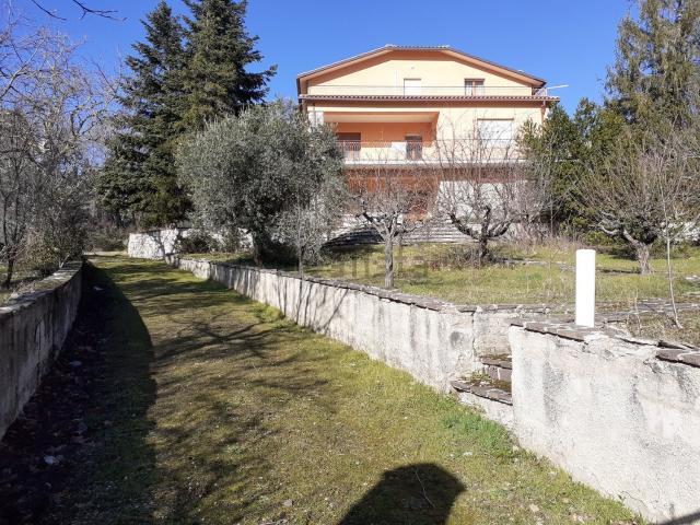 Casa in vendita a Pozzo, Marche