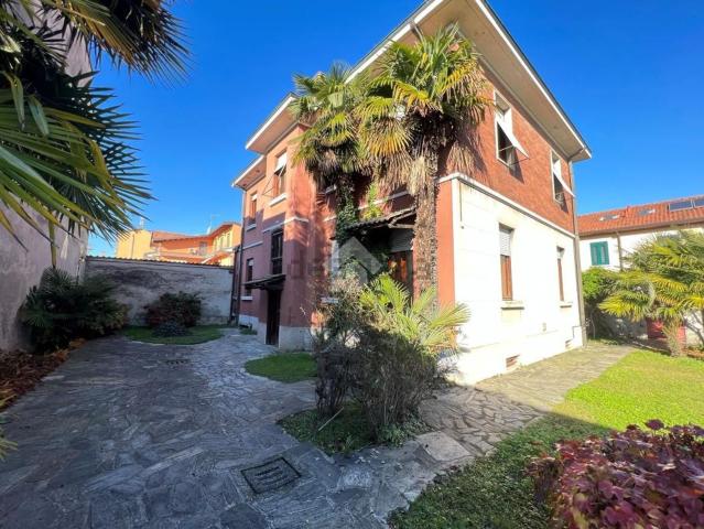 Casa in vendita a Carugate, Lombardia