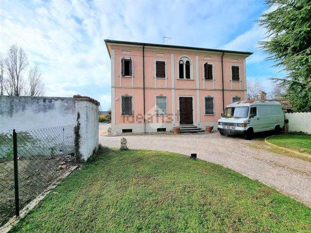 Casa in vendita a Borgo Virgilio, Cerese