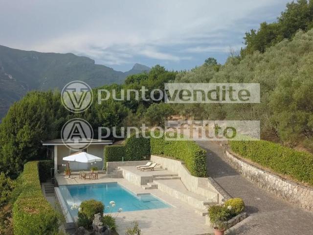 Casa in vendita a Camaiore, Toscana