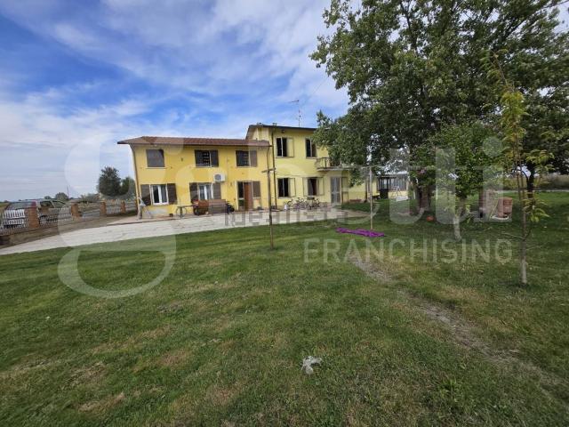 Casa in vendita a Melara, Veneto