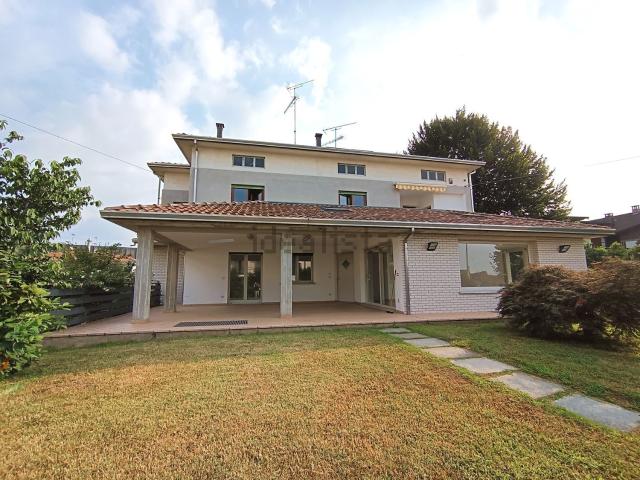 Casa in vendita a Piemonte, Novara