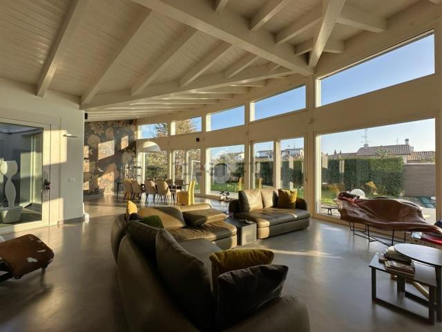 Casa in vendita a Valera di Sopra, Carugate