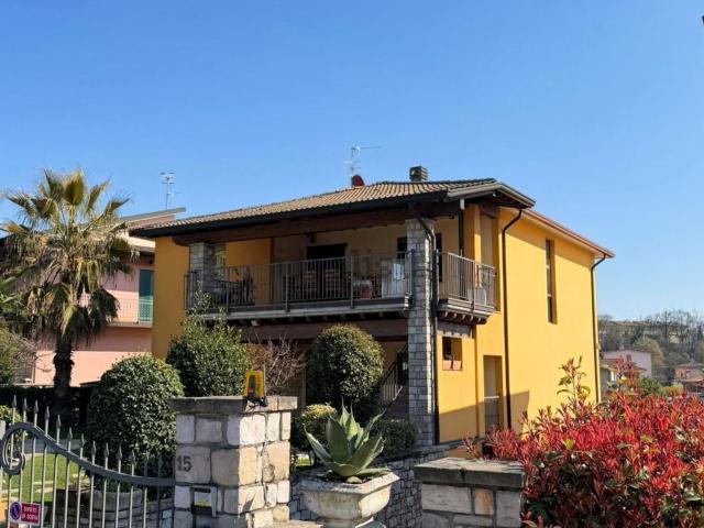 Casa in vendita a Lonato del Garda, Brescia