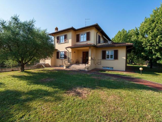 Casa in vendita a Palazzo Del Pero, Toscana
