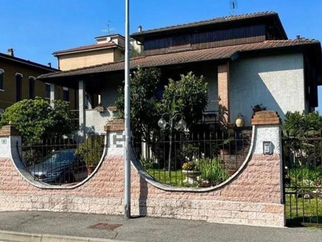 Casa in vendita a Paullo, Lombardia