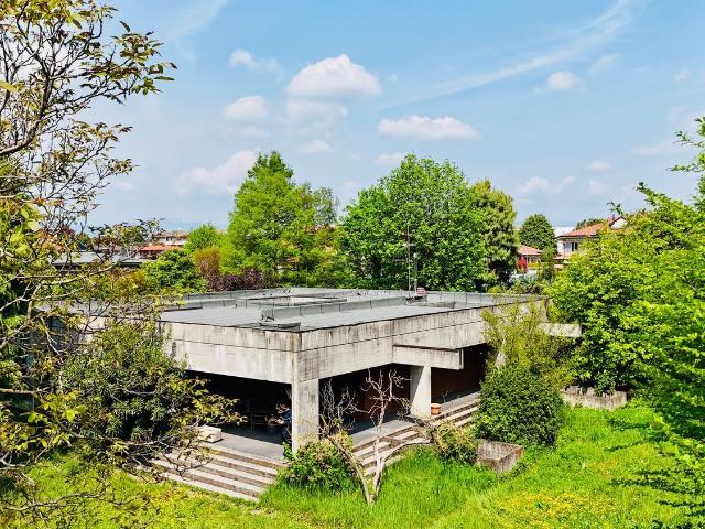 Casa in vendita a Verano Brianza, Lombardia
