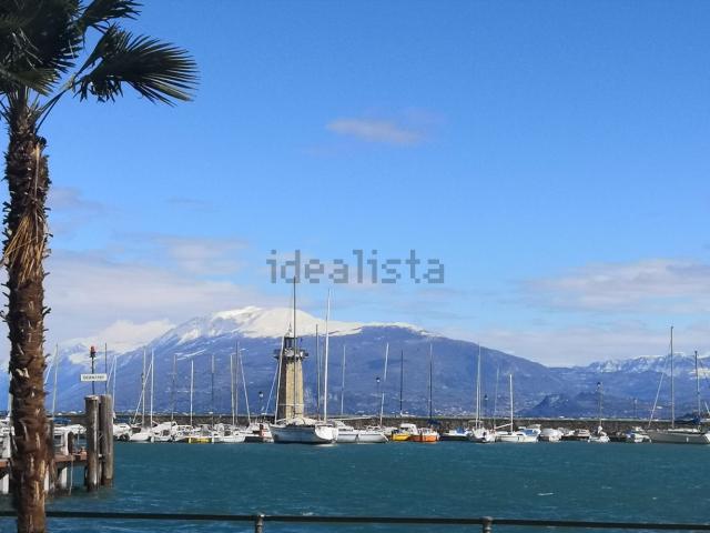 Casa in vendita a Desenzano Del Garda, Lombardia