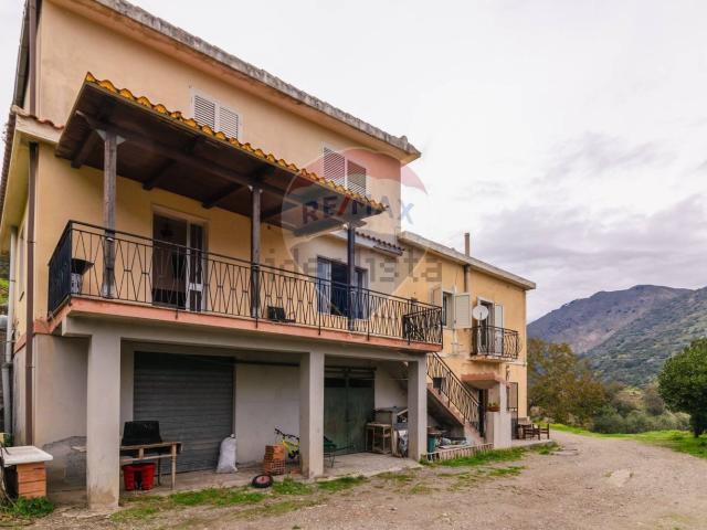 Casa in vendita a Fiumedinisi, Sicilia