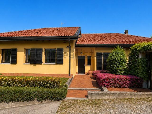 Casa in vendita a Morazzone, Lombardia