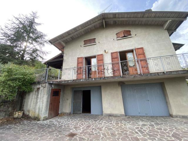 Casa in vendita a Casale di Bismantova, Castelnovo ne' Monti