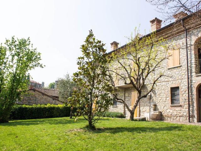 Casa in vendita a Zavattarello, Lombardia
