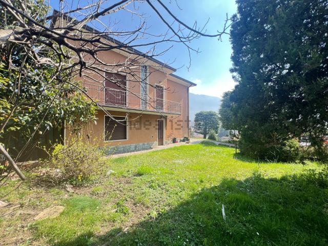 Casa in vendita a Casazza, Lombardia