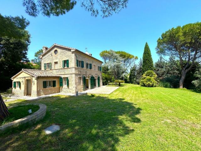 Casa in vendita a Marche, Ancona