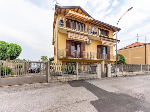 Casa in vendita a Cascina dei Frati, Lainate