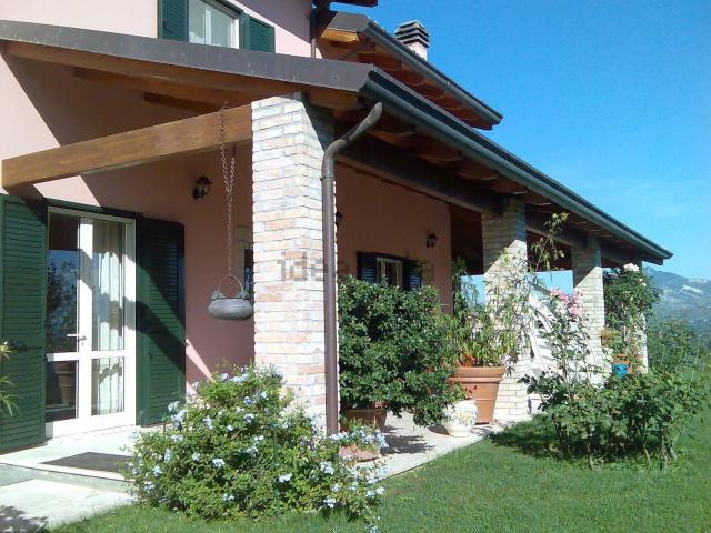 Casa in vendita a Cavignano, Marche