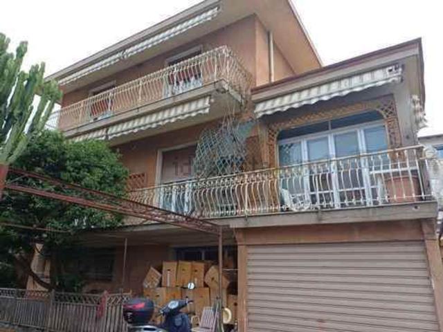 Casa in vendita a Ventimiglia, Liguria