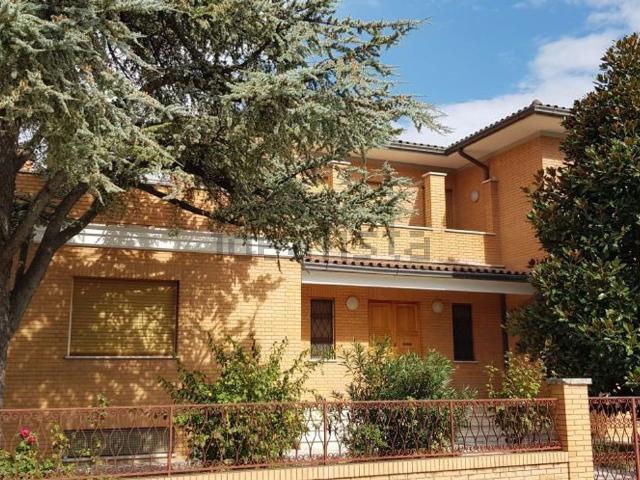 Casa in vendita a Marche, Macerata