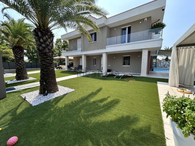 Casa in vendita a Rivoltella del Garda, Desenzano Del Garda