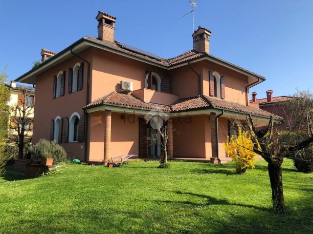 Casa in vendita a Siziano, Lombardia