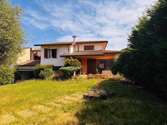 Casa in vendita a Legnago, Veneto