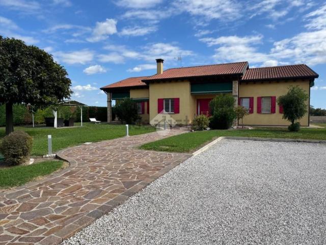 Casa in vendita a Carrara Santo Stefano, Due Carrare
