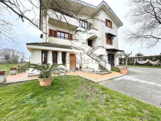 Casa in vendita a Le Quadrelle, Roma Capitale