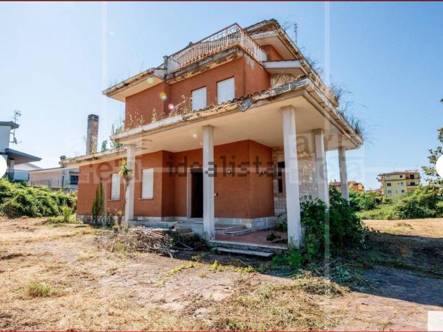 Casa in vendita a Monte dell'Ara-Valle Santa, Roma Capitale