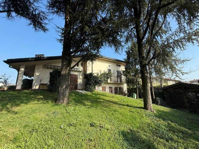 Casa in vendita a Truccazzano, Lombardia