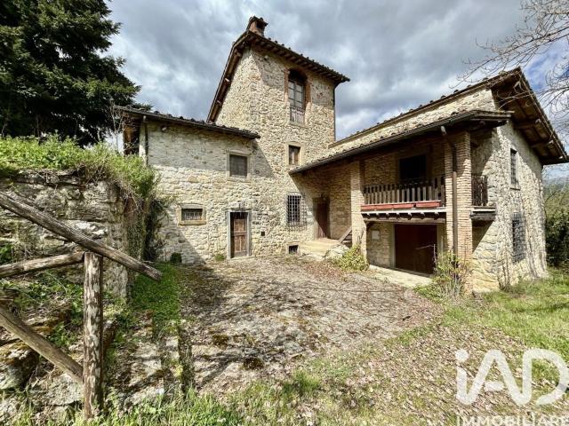 Casa in vendita a Castel San Niccolò, Toscana