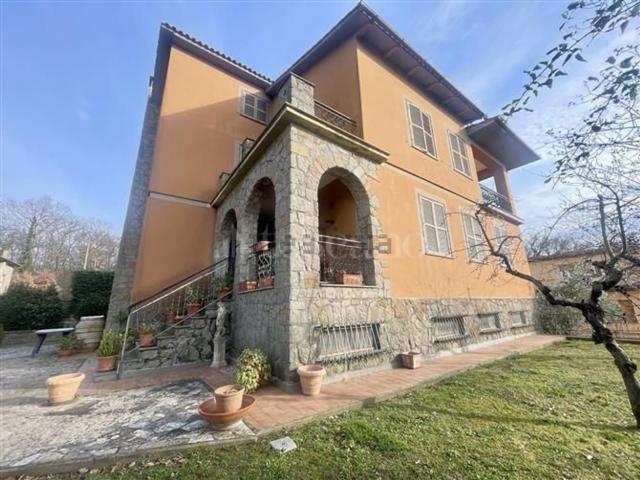 Casa in vendita a Tre Croci, Vetralla