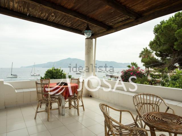 Casa in vendita a Santa Marina Salina, Sicilia