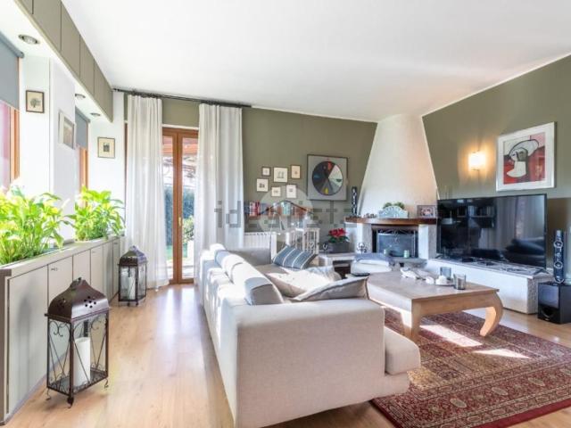 Casa in vendita a Triuggio, Lombardia