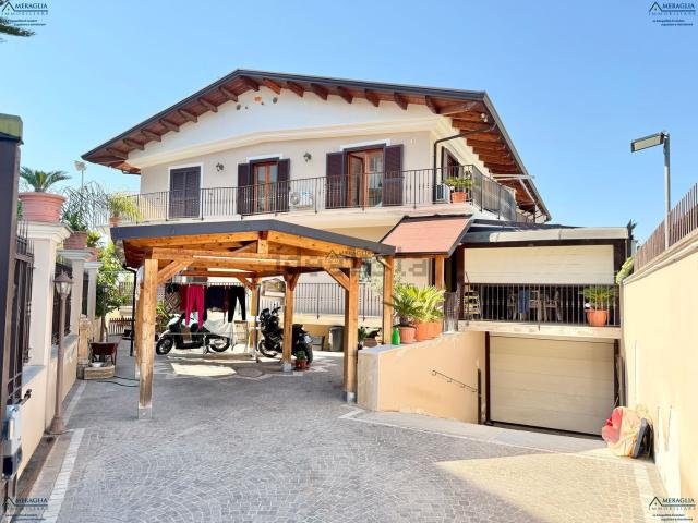 Casa in vendita a Parete, Campania
