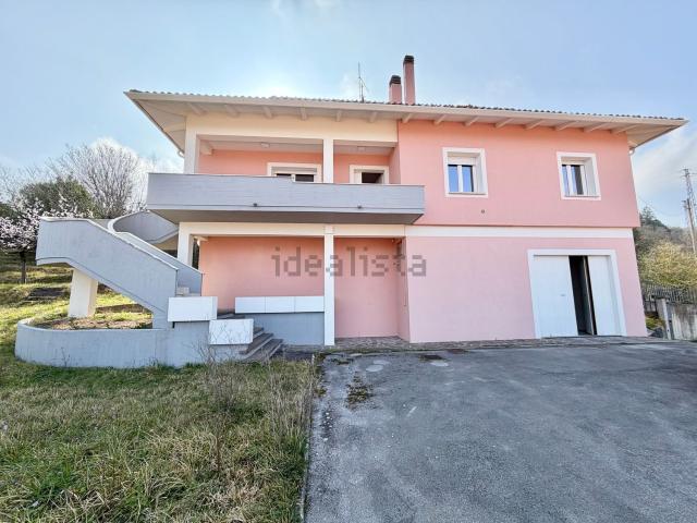 Casa in vendita a Piano, Marche