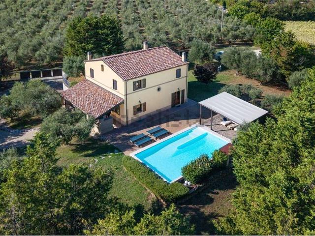 Casa in vendita a Marche, Ancona