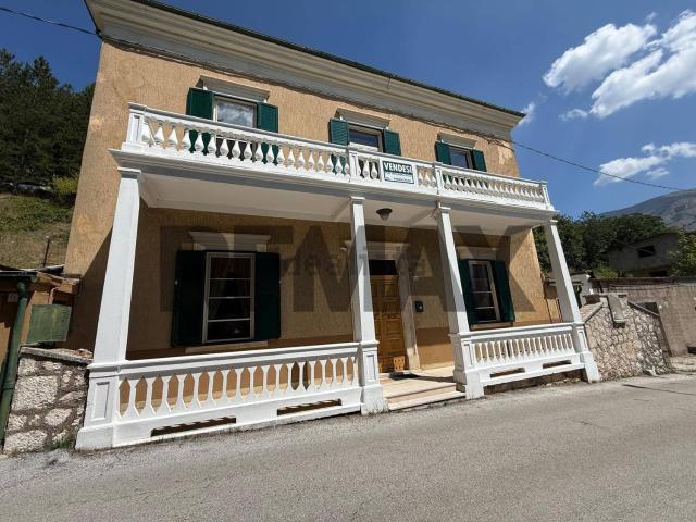 Casa in vendita a Villalago, L'Aquila