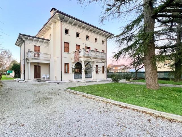 Casa in vendita a Carlino, Friuli-Venezia Giulia